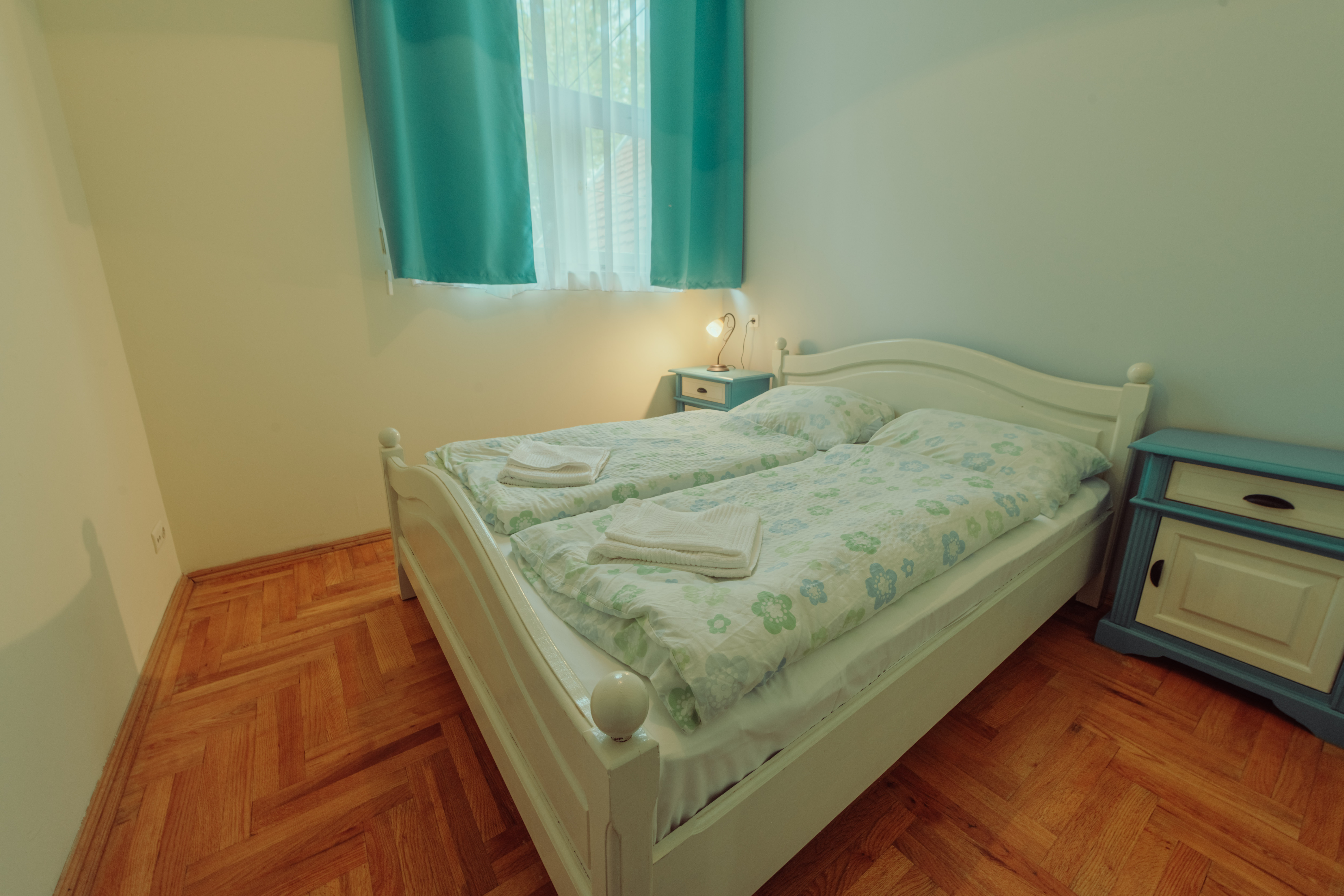 Hatszemélyes apartman